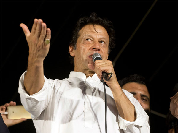  പാര്‍ലമെന്റില്‍ പ്രമേയം