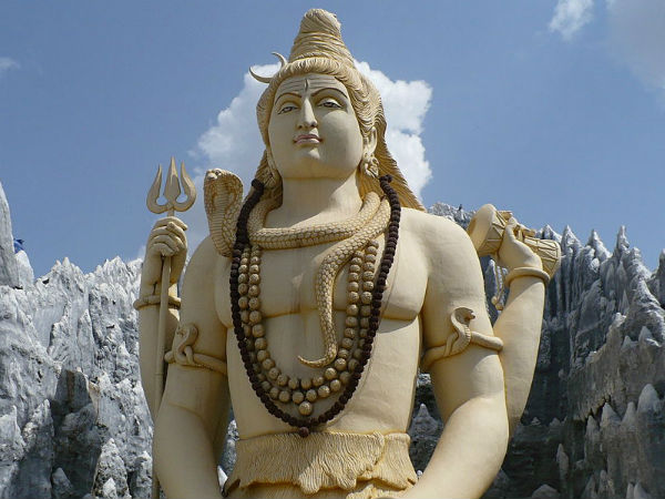 ശിവലിംഗവും കൂവളവും