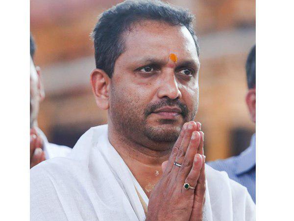  മുന്നറിയിപ്പുമായി പ്രവര്‍ത്തകര്‍