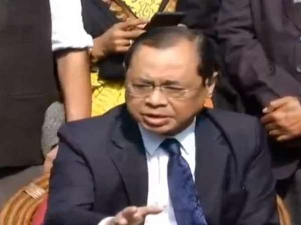 കുടുംബത്തിനെതിരെയും കുടുംബത്തിനെതിരെയും