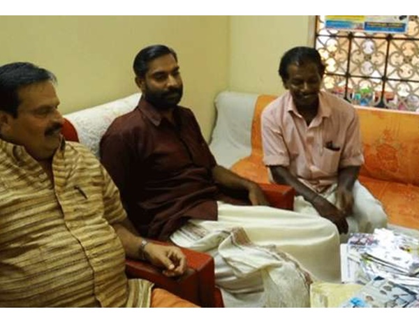 താമര വരച്ചു ചേര്‍ത്തു