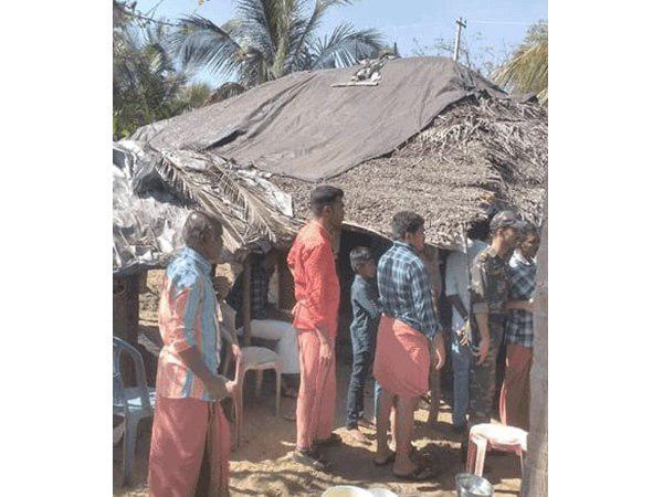  ഓലമേഞ്ഞ വീട്