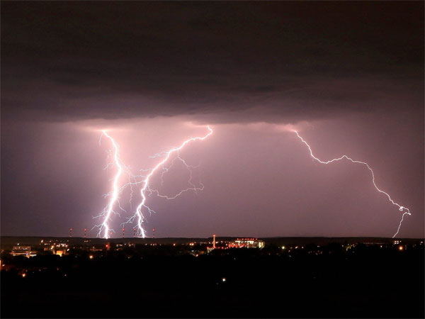  തുറസ്സായ സ്ഥലത്ത് നില്‍ക്കുമ്പോള്‍ 