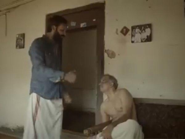  അടിമുടി വിമര്‍ശനം