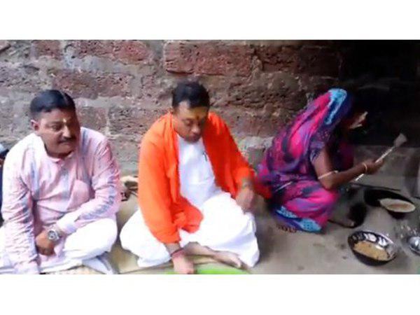 തിരിഞ്ഞ് കൊത്തി