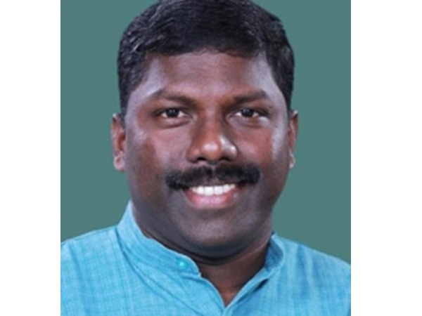 തോൽവി മണക്കുന്നു