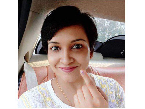  ആര്‍ക്കാണ് വോട്ട്