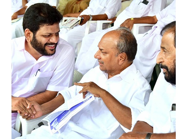 മുന്നണികളും പ്രശ്നങ്ങളും