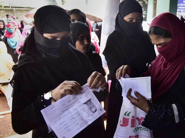 ബുർഖ നിരോധനം