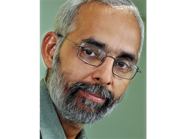 സ്ഥാപിതതാത്പര്യങ്ങൾ ഉണ്ട്