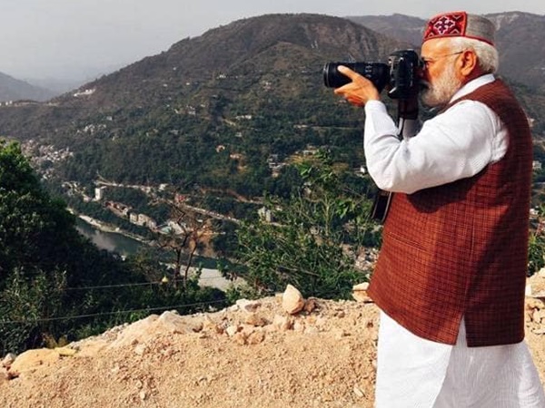 1987 ല്‍ ക്യാമറ