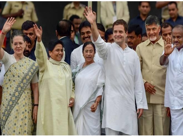  മമത ബാനര്‍ജിയും