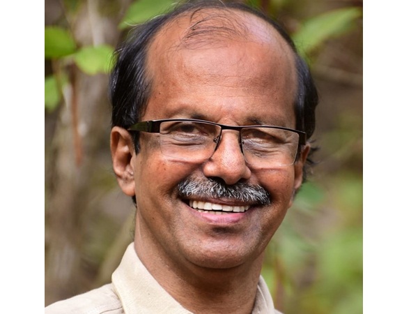 ശക്തികേന്ദ്രങ്ങളില്‍ ചോര്‍ച്ച