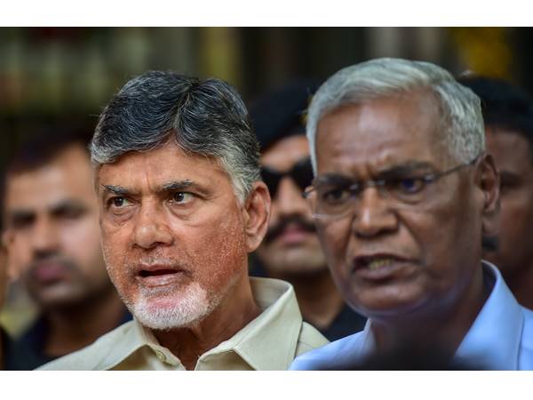  കുമാരസ്വാമിയും ചന്ദ്രബാബു നായിഡുവും ശരദ് പവാറും 