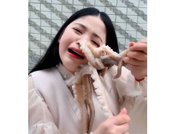 ആളെ കൂട്ടാന്‍ വേണ്ടി