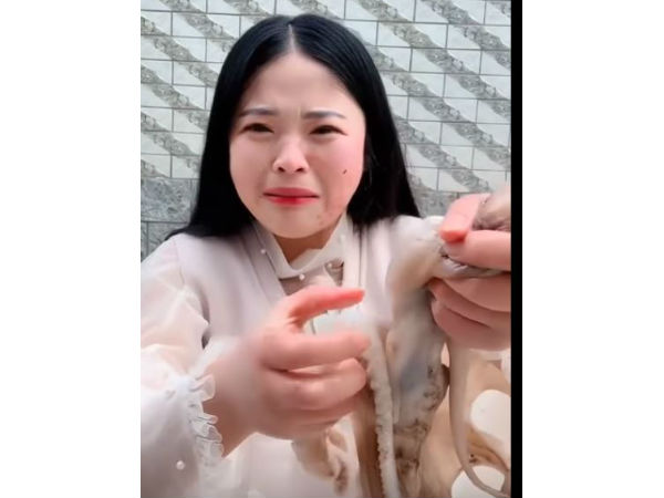  സീസൈഡ് ഗേള്‍ ലിറ്റില്‍ സെവന്‍