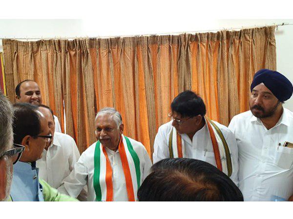 സുരേഷ് പചൗരിയുടെ നേതൃത്വത്തില്‍