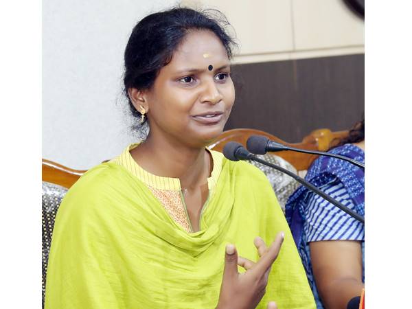 കോണ്ഗ്രസ് നിലപാടിനൊപ്പം കോണ്ഗ്രസ് നിലപാടിനൊപ്പം