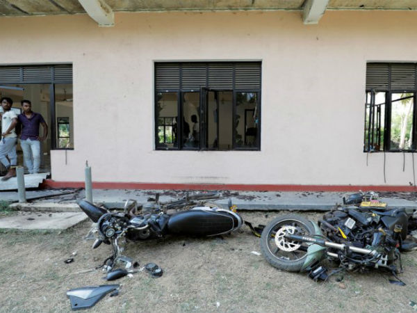 പള്ളികള്‍ കൊള്ളയടിച്ചു