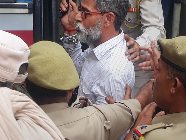 അമ്പലത്തില്‍ വച്ച്