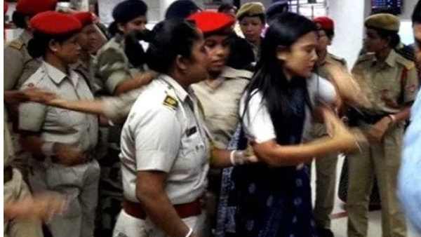 പോലീസുകാരിയെ കയ്യേറ്റം ചെയ്തു