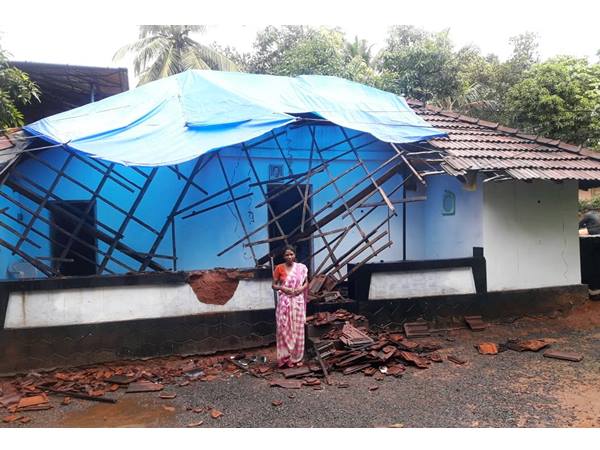 കാറ്റും മഴയും കാറ്റും മഴയും
