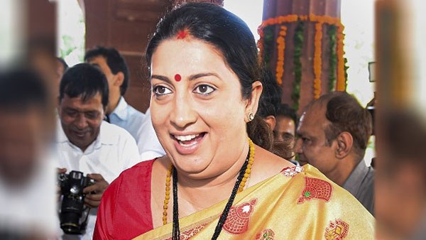  അടക്കിവാഴാന്‍ സ്മൃതി ഇറാനി