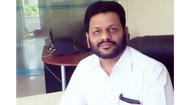 വട്ടമിട്ട് ആക്രമിച്ചു വട്ടമിട്ട് ആക്രമിച്ചു