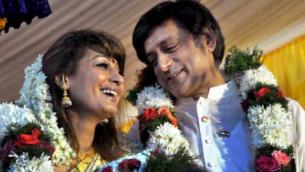 രാഷ്ട്രീയത്തിലേക്ക് കടക്കാൻ