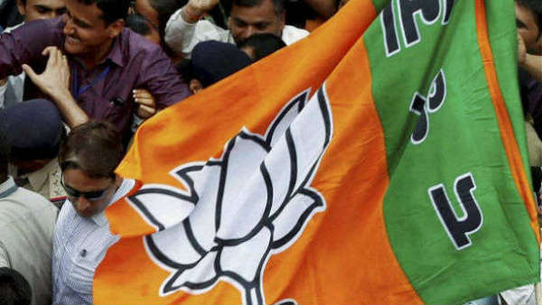 അമിത് ഷാ കെസിആറിനെ വിളിച്ചു