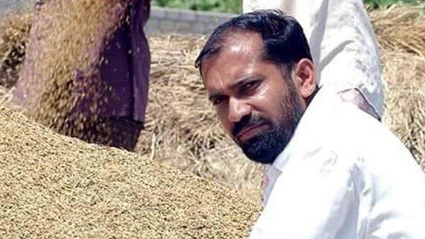 പൊതുജനങ്ങള്‍ക്കിടയിലല്ല