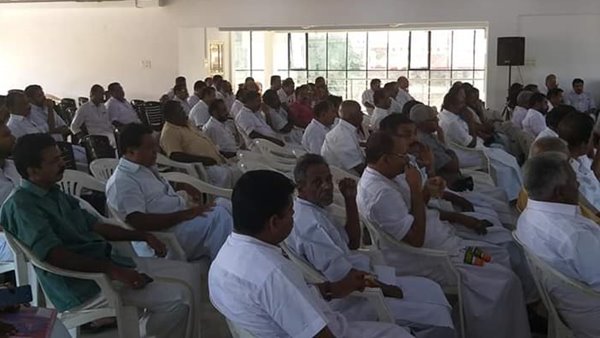 ഒരണിപോലുമില്ല...