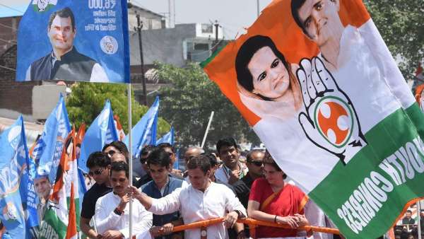 യുവനേതൃത്വത്തെ കൊണ്ടുവരണം