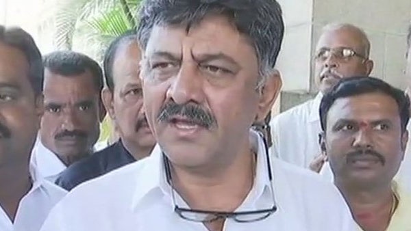 അതിരാവിലെ നടത്തിയ നീക്കം