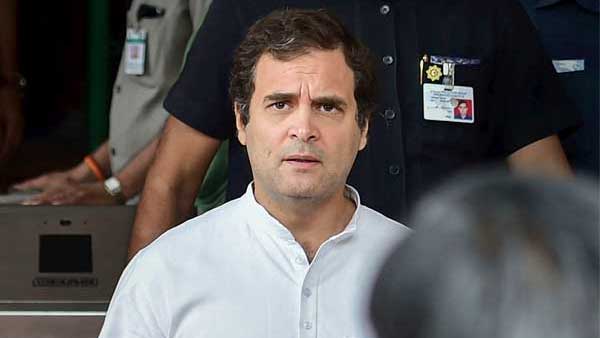  പദവികളൊഴിയാതെ നേതാക്കള്‍