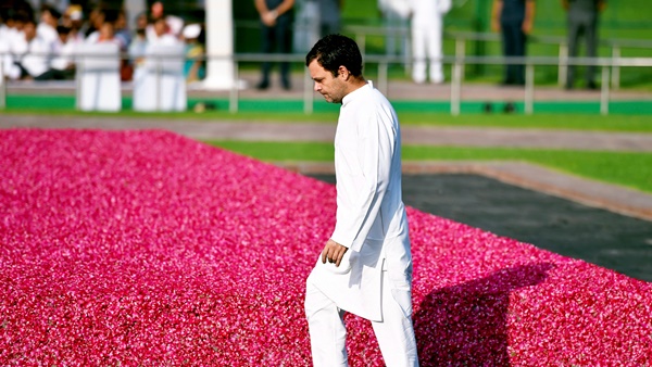 52 സീറ്റിൽ