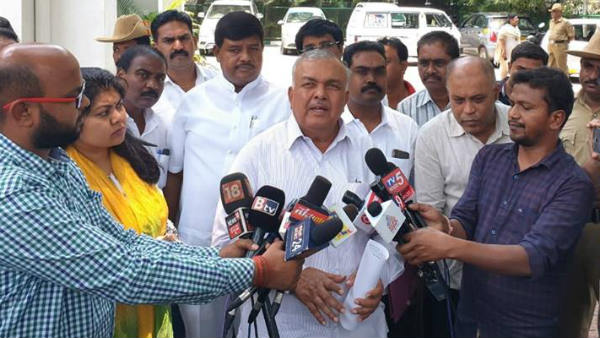 രാജി ഉടന്‍ സ്വീകരിക്കണം