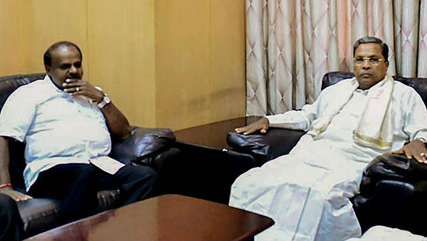  കൂടുതല്‍ രാജികള്‍