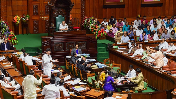 സ്വവര്‍ഗ്ഗ വീഡിയോയില്‍ കരച്ചില്‍