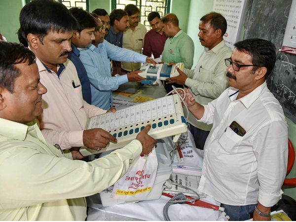  പോളിങ്ങ് ഓഫീസര്‍