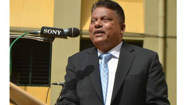  സോഷ്യല്‍ മീഡിയയിലും പ്രതിഷേധം 