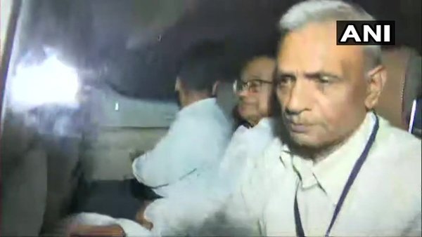 മതിൽ ചാടികടന്ന് അറസ്റ്റ്