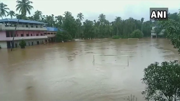 വലിയ ദുരന്തമായി നുണപ്രളയം