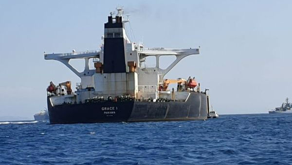 പുതിയ കപ്പല്‍ പോര്