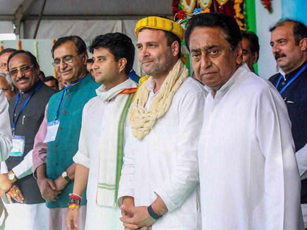 ഇരു പദവികളിലും തുടര്‍ന്നു