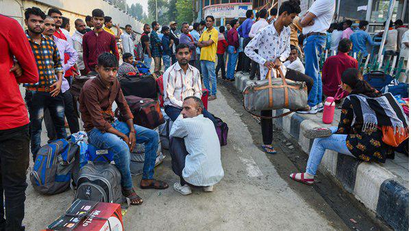 ബലം പ്രയോഗിച്ച് അറസ്റ്റ് ചെയ്ത്