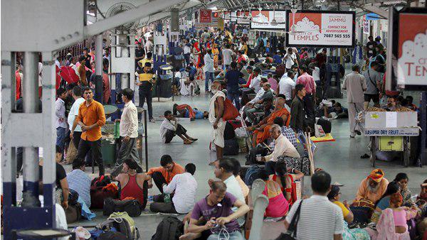വിമാനത്താവളത്തിൽ വൻ തിരക്ക്
