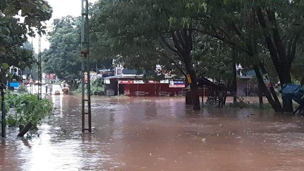 നാല് ജില്ലകളിൽ റെഡ് അലേർട്ട് നാല് ജില്ലകളിൽ റെഡ് അലേർട്ട്