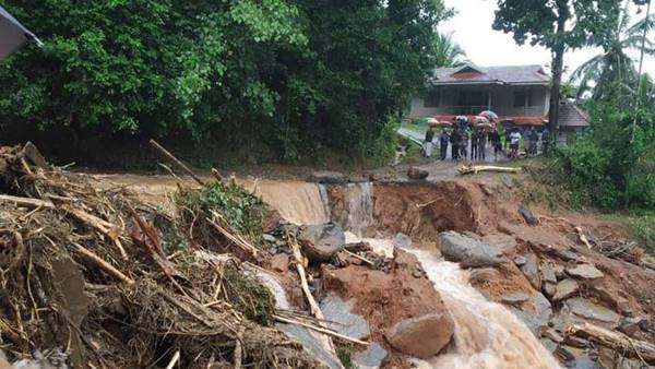 കലക്ടർ കുടുംബവുമായി ബന്ധപ്പെടും കലക്ടർ കുടുംബവുമായി ബന്ധപ്പെടും