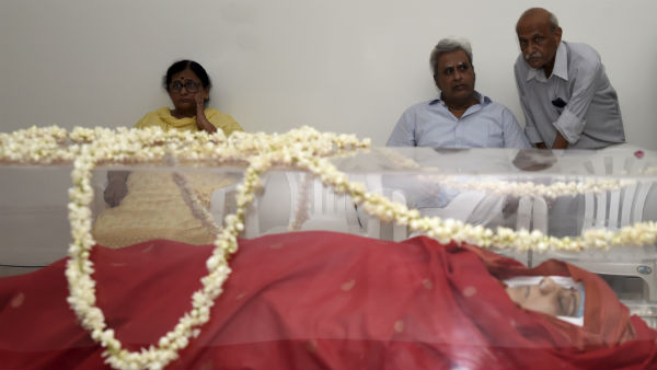 ഭാര്യയും ഭര്‍ത്താവും ഒരുമിച്ച്